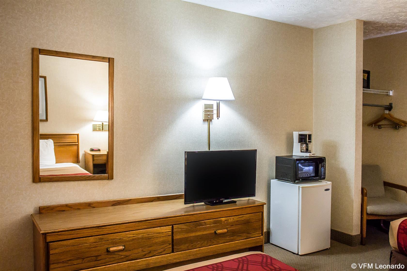 Econo Lodge Traverse City Dış mekan fotoğraf