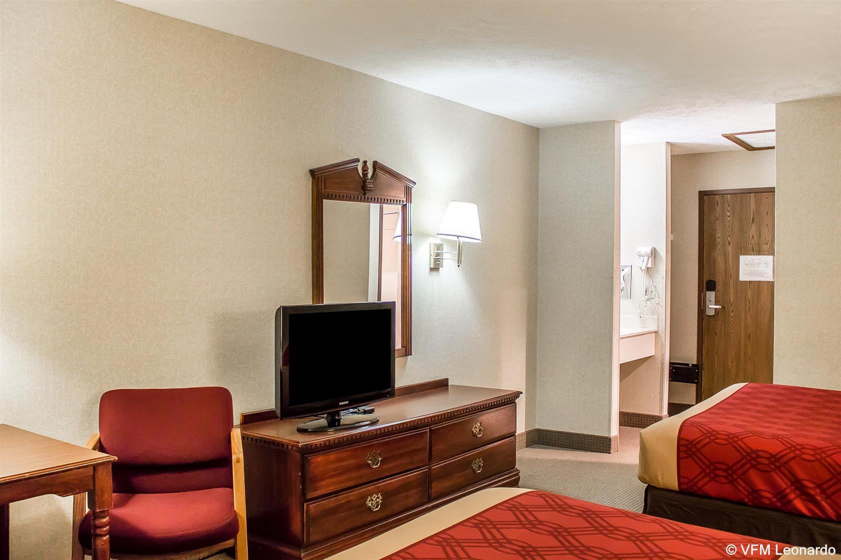 Econo Lodge Traverse City Dış mekan fotoğraf