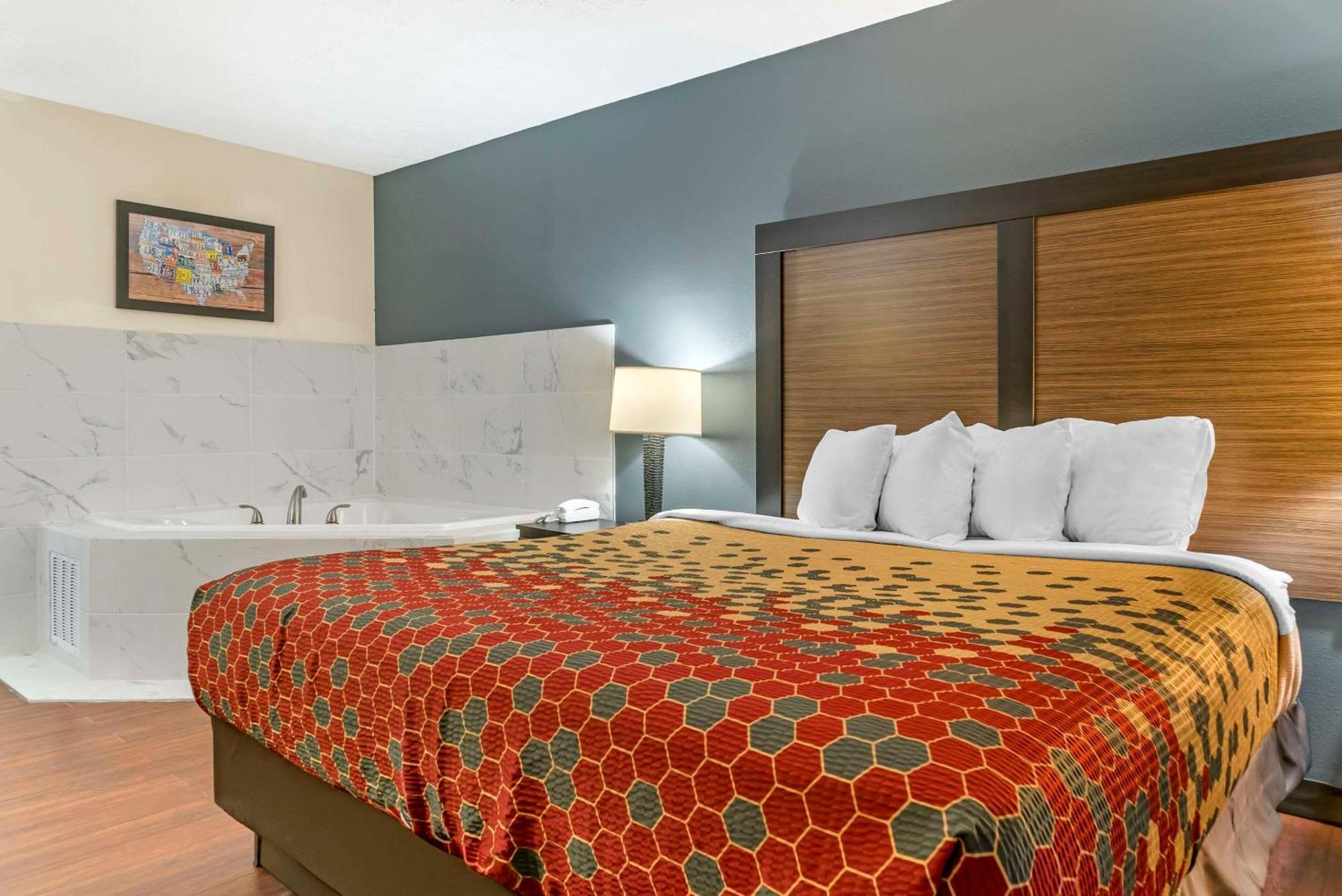 Econo Lodge Traverse City Dış mekan fotoğraf