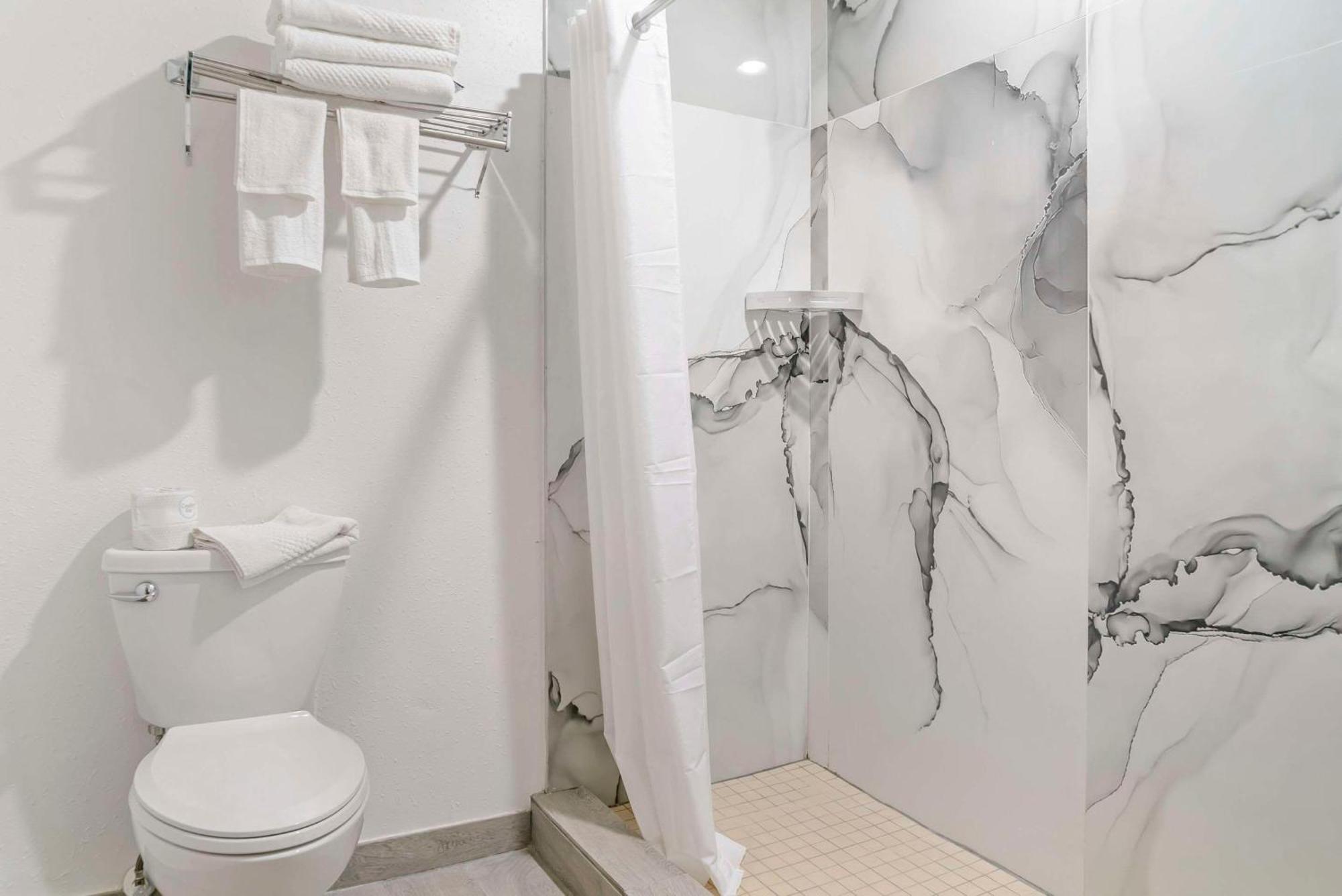 Econo Lodge Traverse City Dış mekan fotoğraf