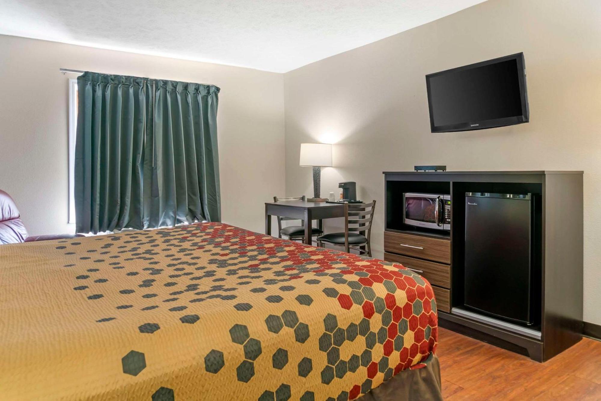 Econo Lodge Traverse City Dış mekan fotoğraf