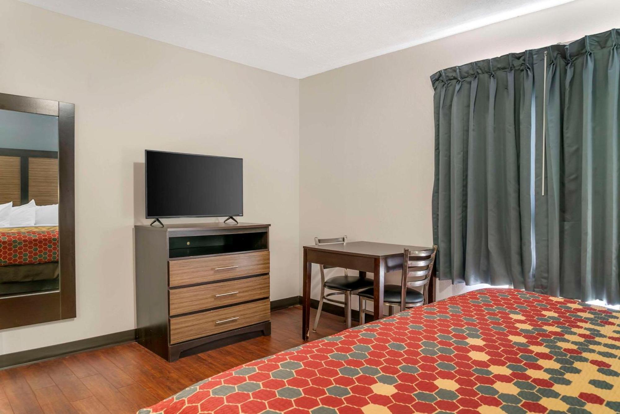 Econo Lodge Traverse City Dış mekan fotoğraf