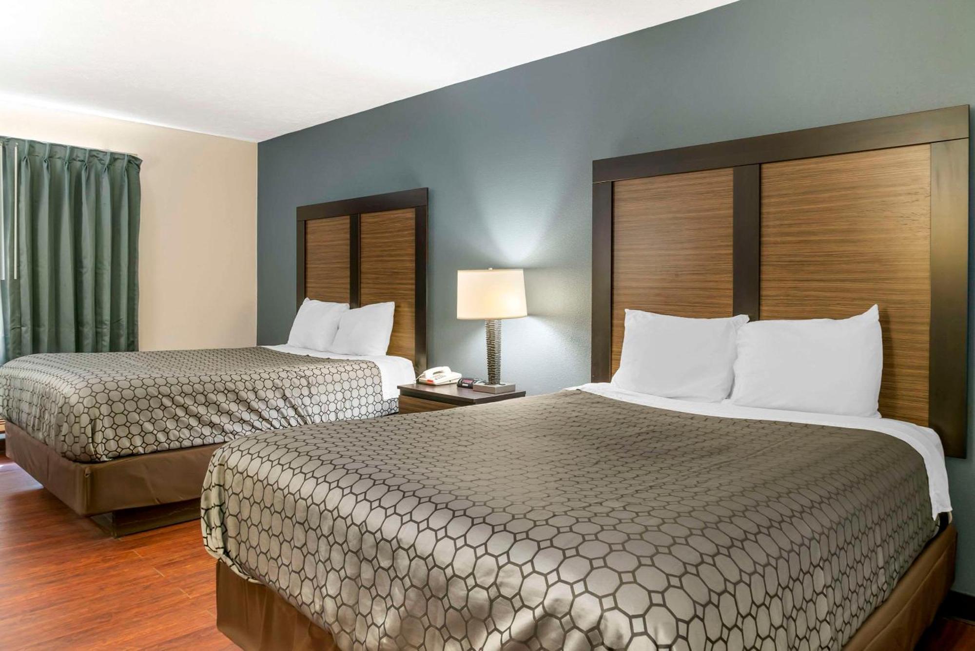 Econo Lodge Traverse City Dış mekan fotoğraf
