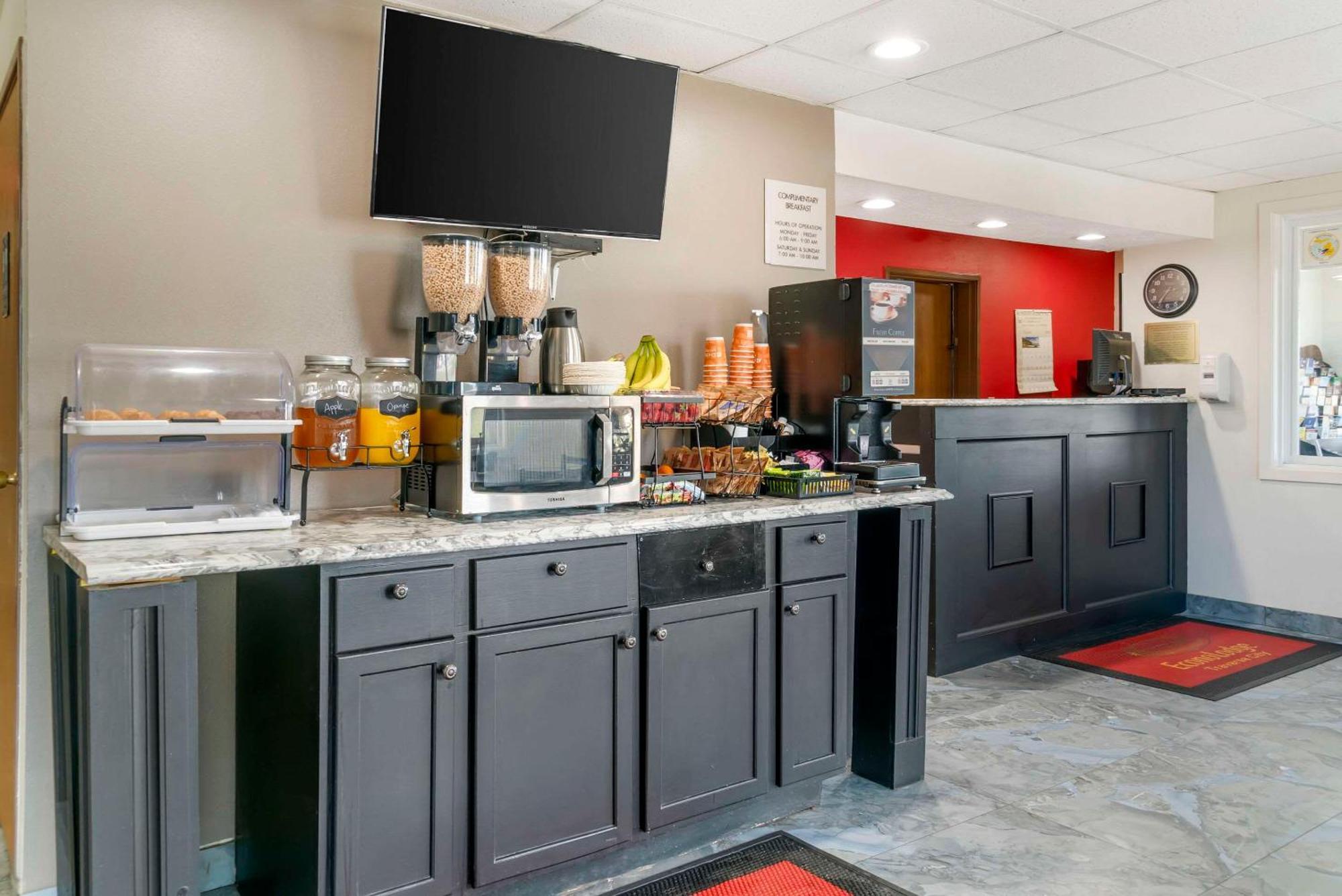 Econo Lodge Traverse City Dış mekan fotoğraf