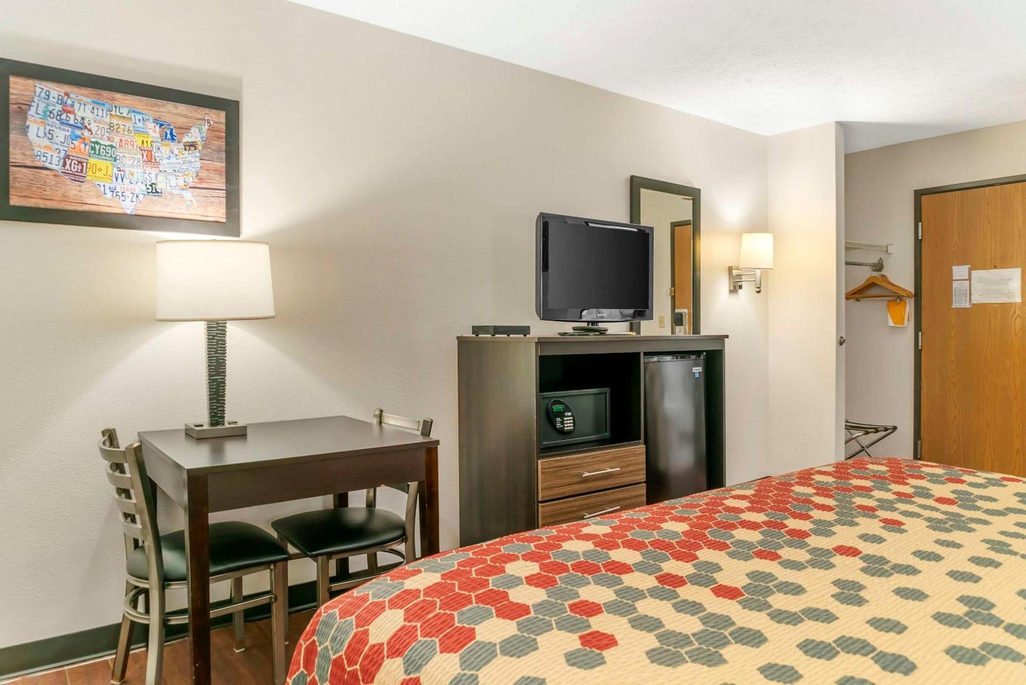 Econo Lodge Traverse City Dış mekan fotoğraf