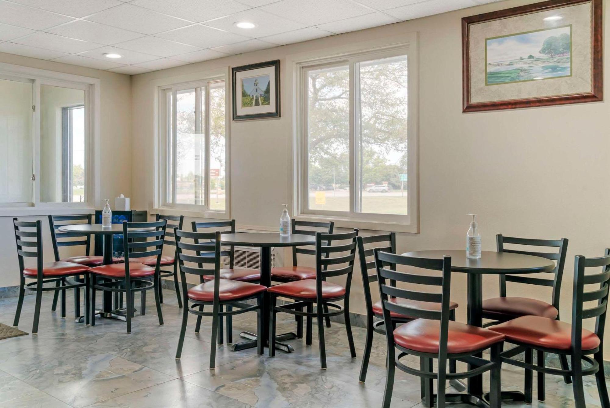 Econo Lodge Traverse City Dış mekan fotoğraf